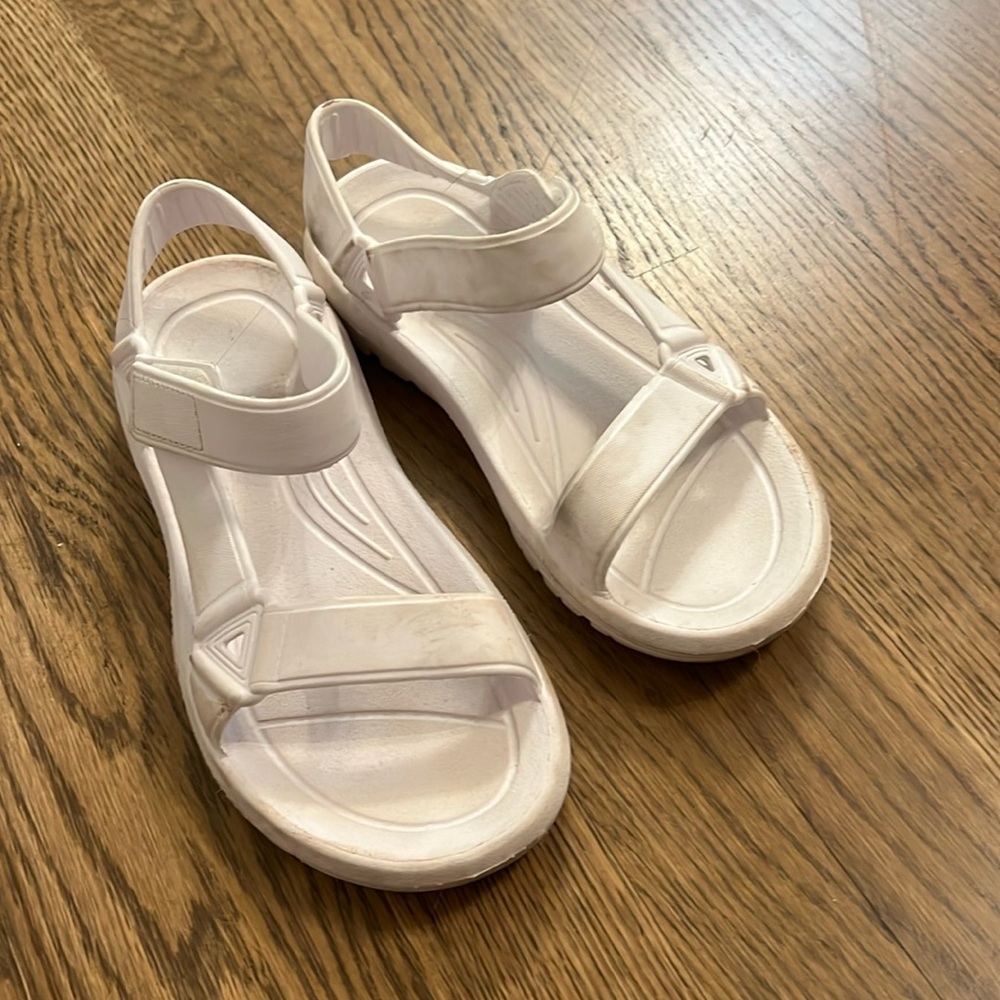 White water shoes